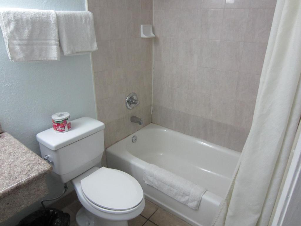 Starlight Inn, Valley Blvd - Downtown La Los Angeles Room photo